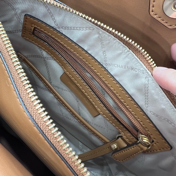 Mercer Gallery Medium Logo Tote Bag - Picture 4 of 7